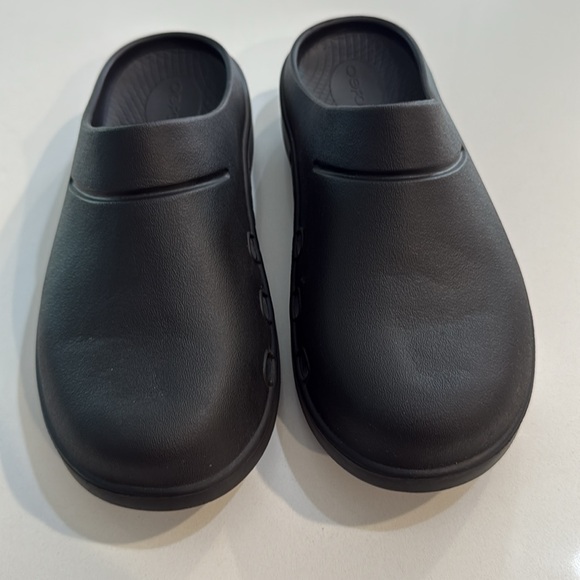 OOFOS Adults’ OOcloog Clogs - Picture 2 of 7